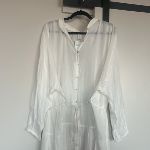 Plus Size White Tiered Maxi Dress - Picture 6 of 8